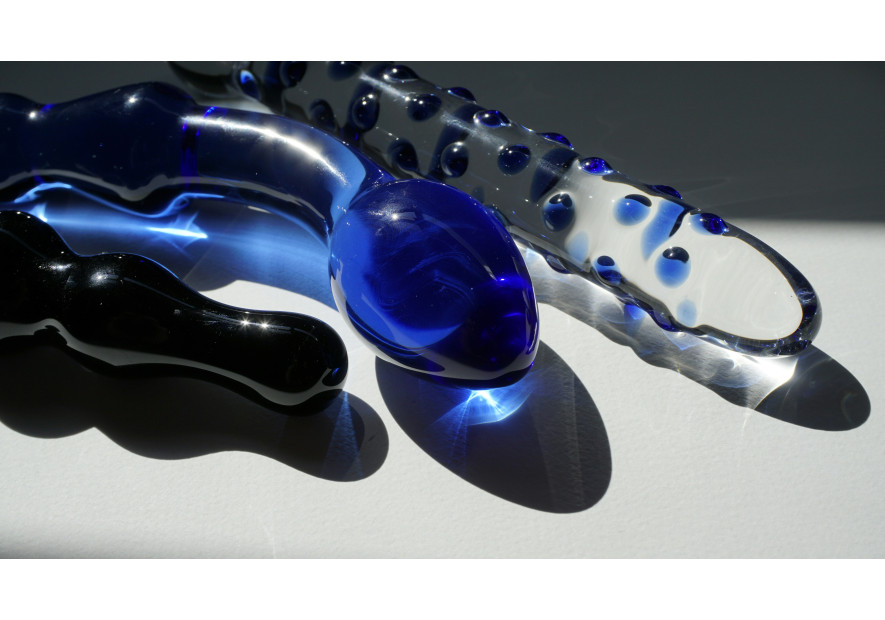 Guida all'acquisto del dildo perfetto: tipologie e materiali consigliati per un'esperienza intima sicura ed eccitante